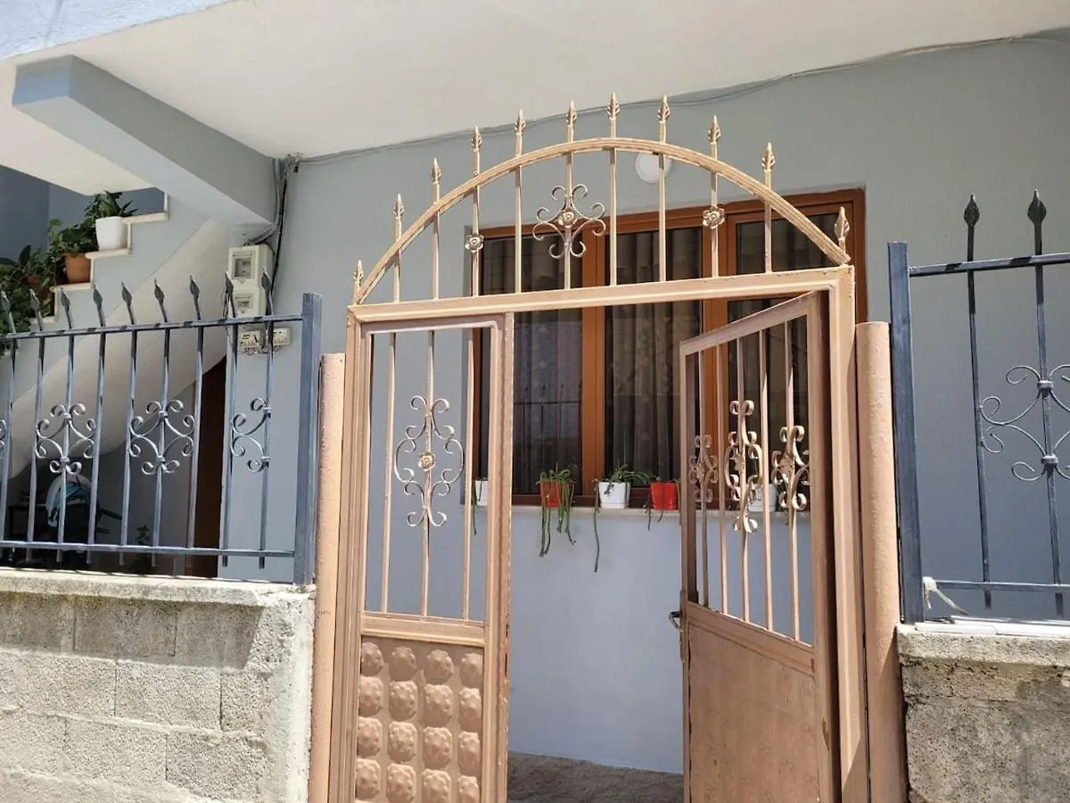 Brayan Guest House Поградец Албания