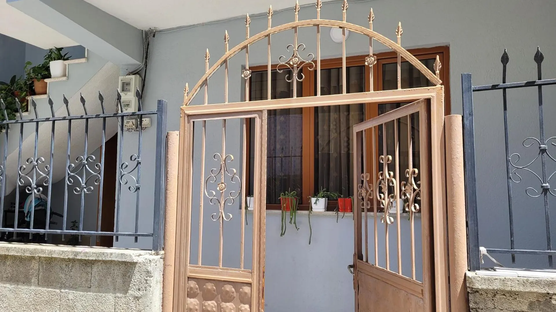 Brayan Guest House Поградец Апартаменты