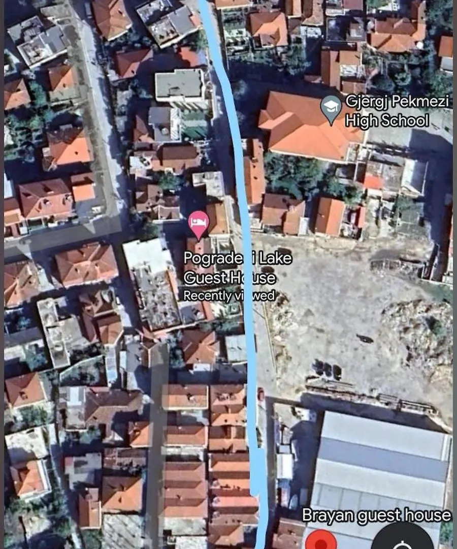 Brayan Guest House Поградец