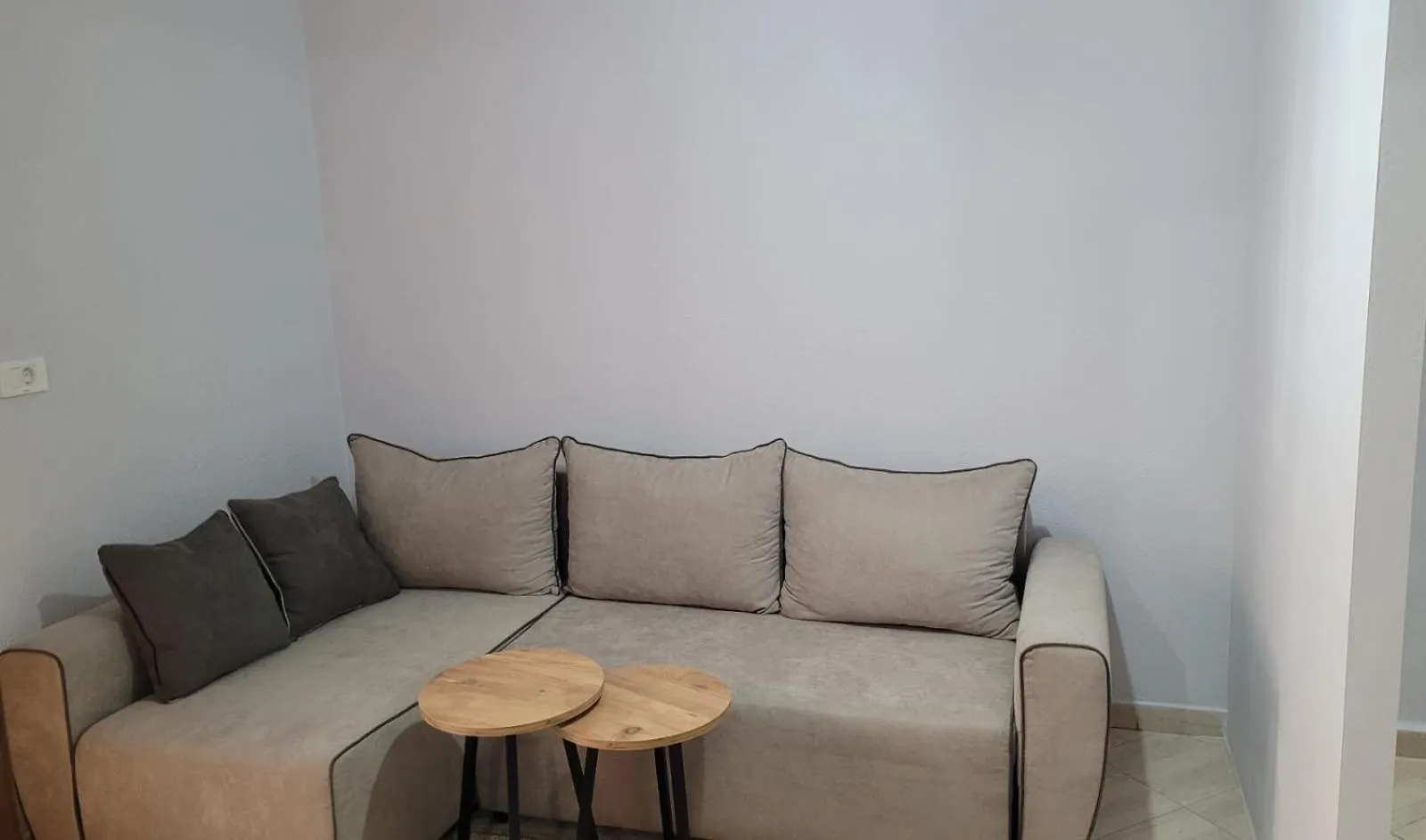 Brayan Guest House Поградец Албания